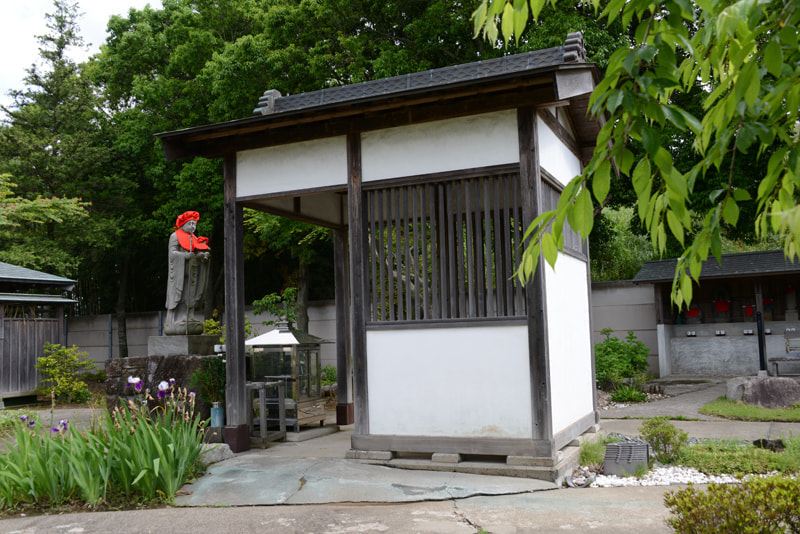 平和水子地蔵尊の拝所